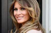 Мелания Трамп поехала к детям мигрантов в куртке "Мне все равно"