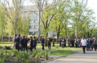 Горсовет Мариуполя освобождали от сепаратистов гражданские 