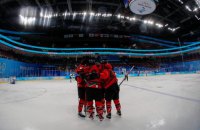 Гучний скандал на Олімпіаді: канадські хокеїстки відмовилися грати, поки суперниці-росіянки не вдягли маски
