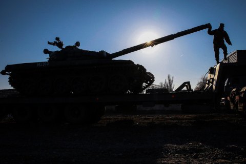 Оккупанты в ОРДЛО стягивают тяжелое вооружение и увеличивают количество снайперов, - разведка