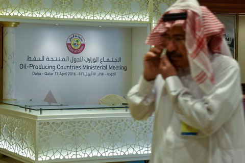 Переговоры о заморозке добычи нефти провалились