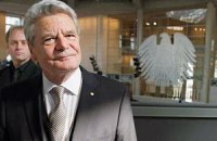 Президент Германии просит Януковича помиловать Тимошенко