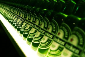 Heineken оштрафовали из-за зеленого пива