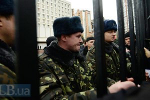 Переход на контрактную армию переносится еще на три года