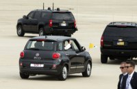 Папа Римский в США ездит на скромном Фиате