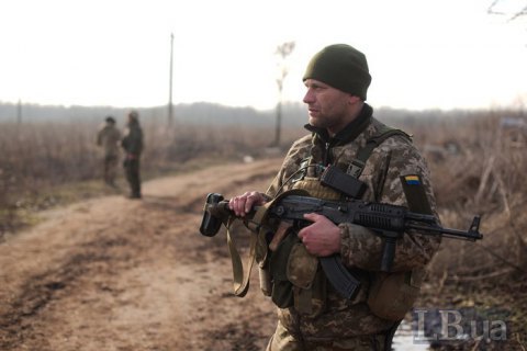 Боевики 8 раз обстреляли украинских военных на Донбассе
