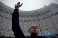 Яценюк не может вылететь на встречу с Тимошенко