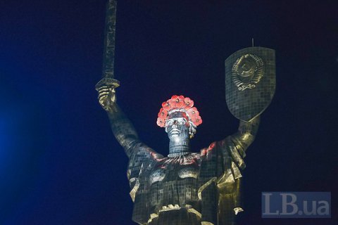 Порошенко виключив скасування 9 Травня в Україні