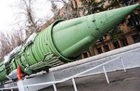 Азаров пообещал "Южмашу" выбить у России заказы