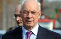 Азаров подумывает поднять цены на коммуналку для сторонников Тимошенко 