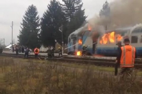 В Ровенской области загорелся дизельный тепловоз