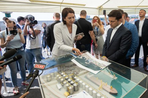 Зеленский попросил Труханова сделать бесплатным въезд для бизнеса в Одесский морской порт
