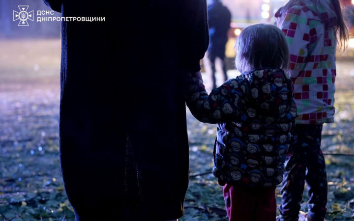 Зеленський: РФ била по Дніпру та області понад 6 годин. В Одесі атаковане китайське судно
