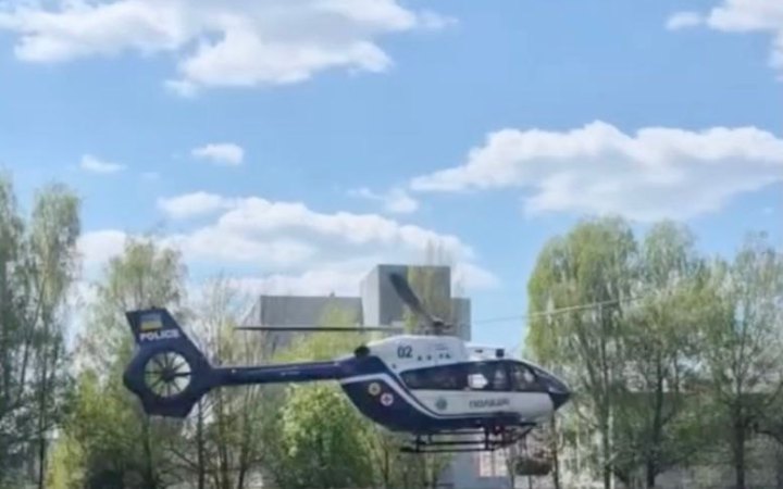 Медики з допомогою Нацполіції гелікоптером доставили донорське серце для 17-річного Максима з Рівненщини