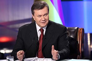 Янукович поставил Крым в пример другим регионам