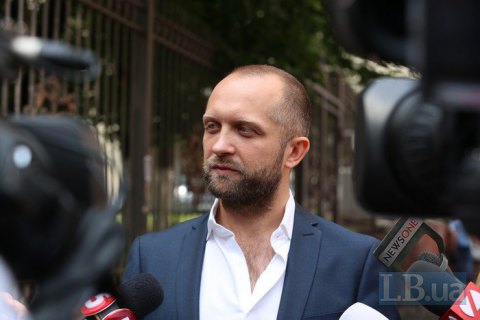 Нардеп Поляков снова не позволил надеть на себя электронный браслет