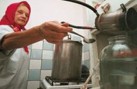 У "Слузі народу" запропонували легалізувати самогоноваріння
