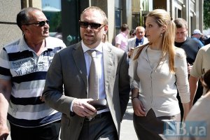 Власенко предложили подождать, пока от Тимошенко уйдет Кокс