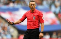 Перед финалом Кубка Англии арбитр нелепо подбросил монетку, и она улетела ему за спину