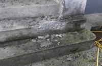 На Закарпатье местному депутату бросили во двор гранату
