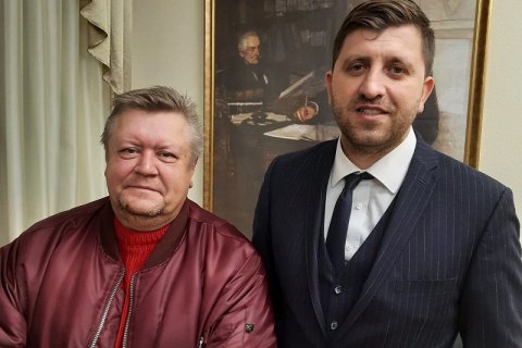 В Киеве ранили водителя главы Госархива (обновлено)