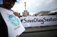 Денисова получила письмо о здоровье Сенцова 