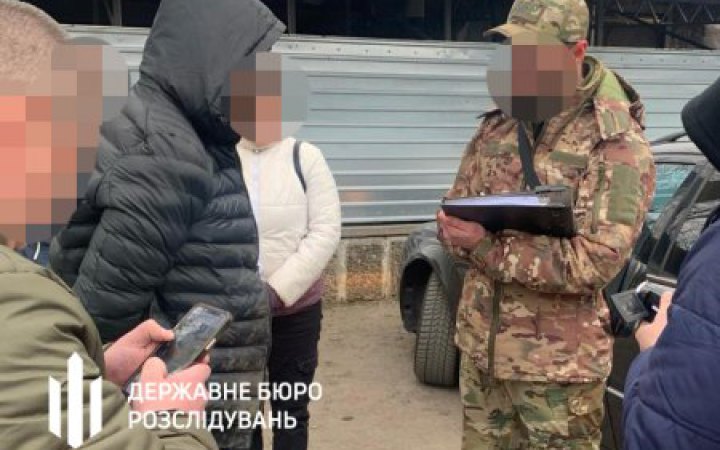 Судитимуть правоохоронця, який хотів налагодити бізнес з переправлення чоловіків до Молдови