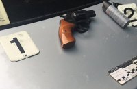В Днепре полицейскому выстрелили в грудь при задержании 