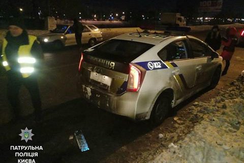 ​В Киеве мужчина напал на патрульных, отобрав у одного из них кобуру с пистолетом