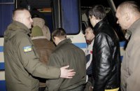 Из плена боевиков освобождены два бойца