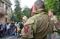 "Правый сектор" заявил, что имеет право ходить по улицам с оружием