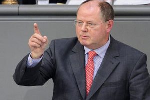Немцы назвали конкурента Меркель в борьбе за пост канцлера