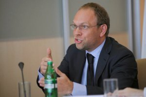 Власенко назвал выдумкой схему освобождения Тимошенко