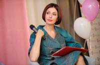 Жену Яценюка оштрафовали за разговоры по телефону за рулем
