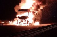 Горящая фура спровоцировала крупное ДТП в Киевской области