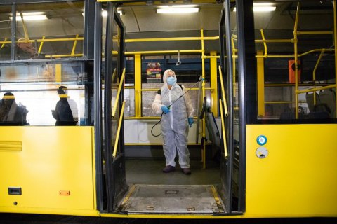 Київ вирішив не зупиняти громадський транспорт