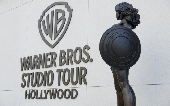 Понад 1000 діячів Голлівуду виступили проти купівлі компанією Paramount студії Warner Bros