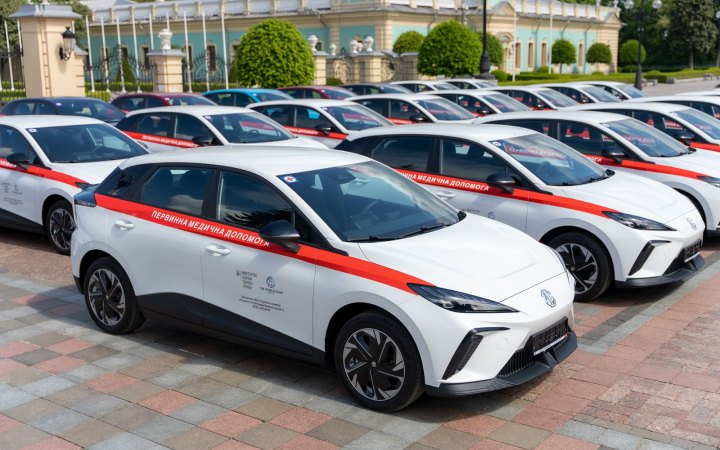 Автопарк українських медзакладів поповнився 75-ма сучасними електромобілями, – МОЗ