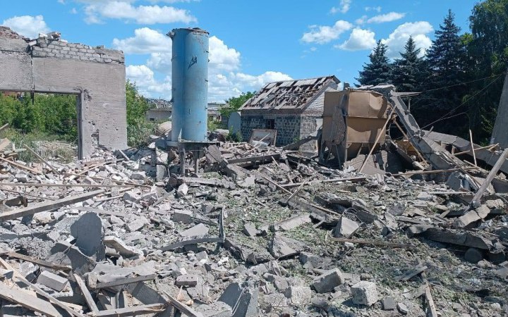 Російські війська атакували Слов'янськ на Донеччині: зруйновано цех, постраждала людина