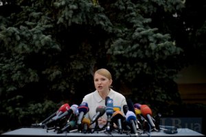 Тимошенко требует немедленно отменить запрет на въезд в Крым для Джемилева