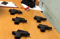 В Киеве задержали пятерых полицейских, которые грабили и избивали граждан на ж/д вокзале