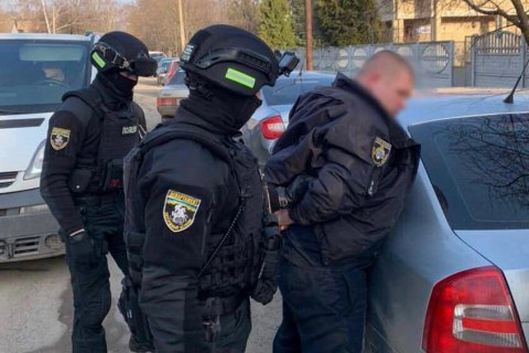 Полицейского чиновника из Каменского, который организовал "крышевание" бизнесменов, уволили