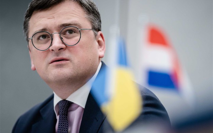 Глава МЗС Китаю у розмові з Дмитром Кулебою висловився за мирні переговори між Україною та Росією