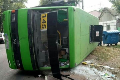 В Одессе на ходу перевернулась маршрутка, есть пострадавшие