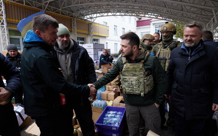 Зеленский посетил Бучу, Ирпень и Стоянку после российской оккупации