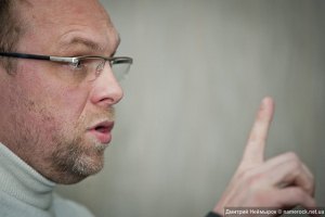 Власенко утверждает, что его арестуют
