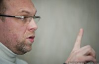 Власенко утверждает, что его арестуют