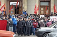 Здание Харьковской ОГА до сих пор не освободили от сепаратистов