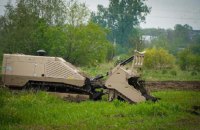 Канада передала українським піротехнікам дві машини для розмінування