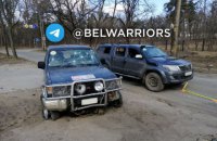 Російські окупанти обстріляли авто з допомогою для білоруських добровольців, які обороняють Київ